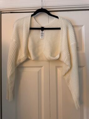 “WINDSOR” Sweet And Cozy Oversized Knit Sweater Bolero- size XS